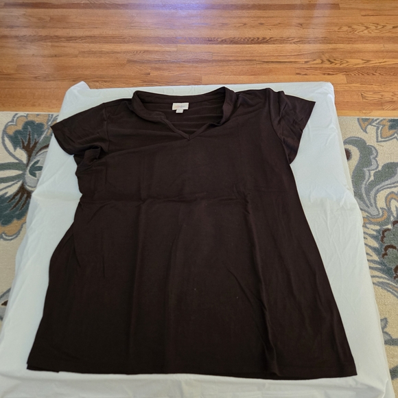 LuLaRoe Black Layla Mandarin Split Collar Top With Flutter Sleeves - Picture 1 of 3